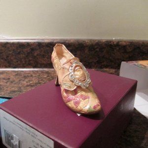 Countess - Just the Right Shoe